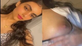 Pakistani Sex Selfie Girl Small Boobs Exposed