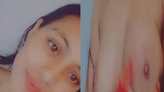 Seductive Indian Girl Nude Selfie Viral Video