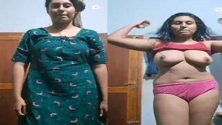 Indian Girl Flaunts Boobs After A Naked Bath