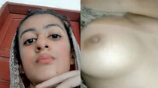 Desi Cute Girl Selfie Boob Show Viral MMS