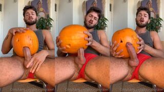 BonjourAxxel Fucks A Pumpkin