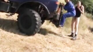 Caminhoneiro Pelado: Masturbação ao Ar Livre